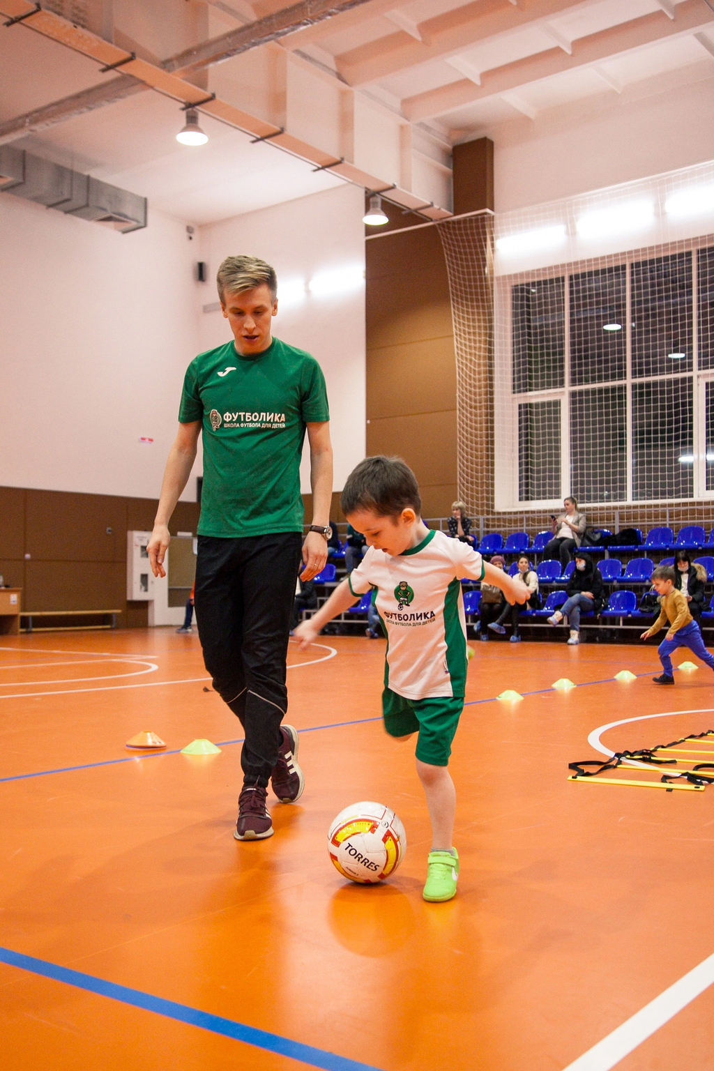 Основное топливо для развития школы и набор групп - наш сервис и уважение к детям. Люди удивлялись - оказывается так можно было.