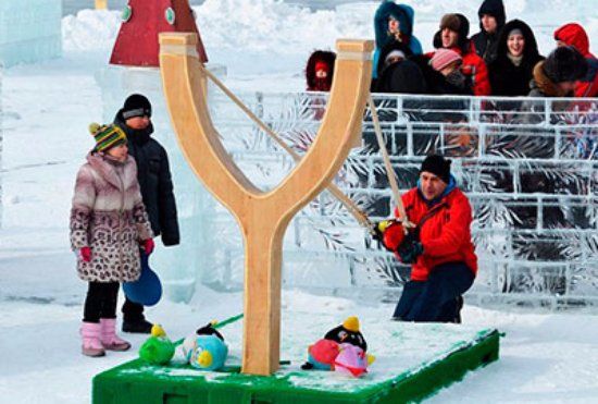 Франшиза Сердитые птицы - игра с рогаткой