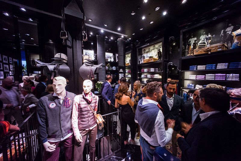 Франшиза La Martina - одежда и оборудование для поло