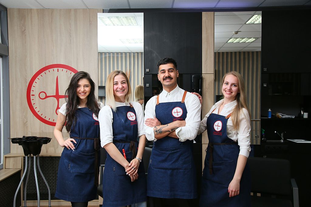 В салонах работают только профессионалы