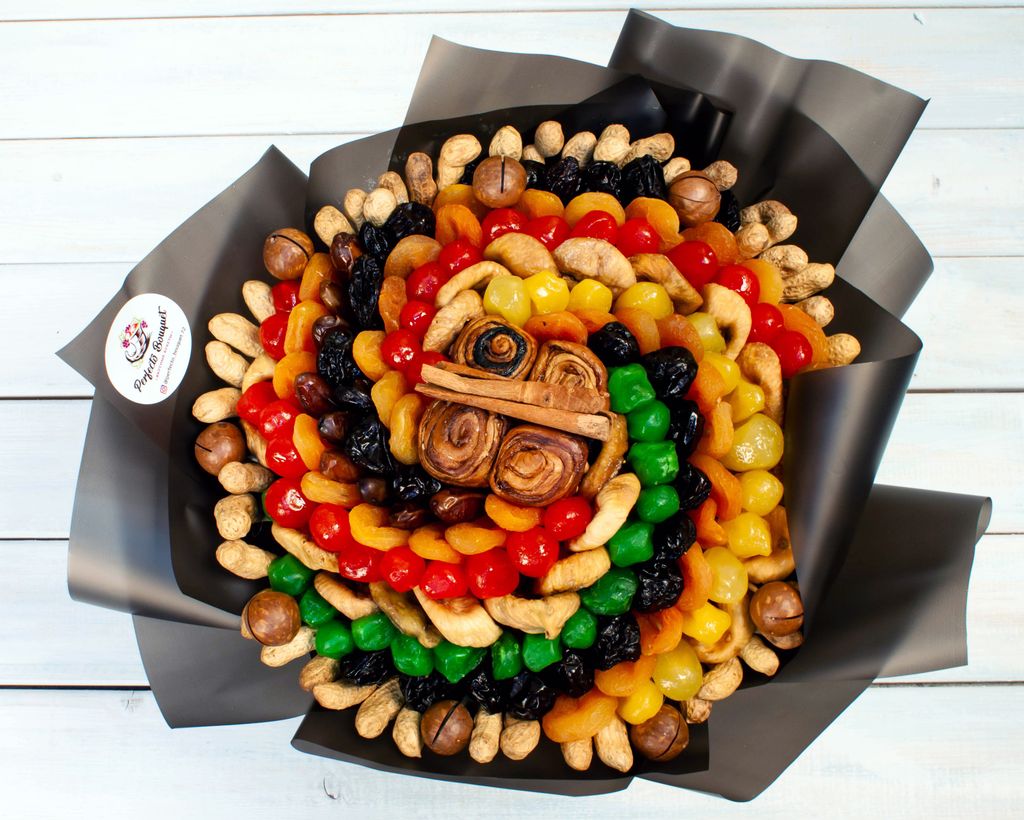 Сухофрукты и орехи