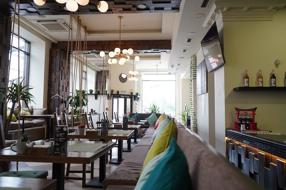 Интерьер погружает посетителей в атмосферу Тайланда