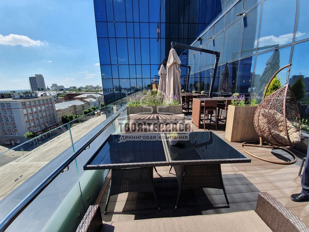 В пакет франшизы входят выставочные образцы для вашего офиса