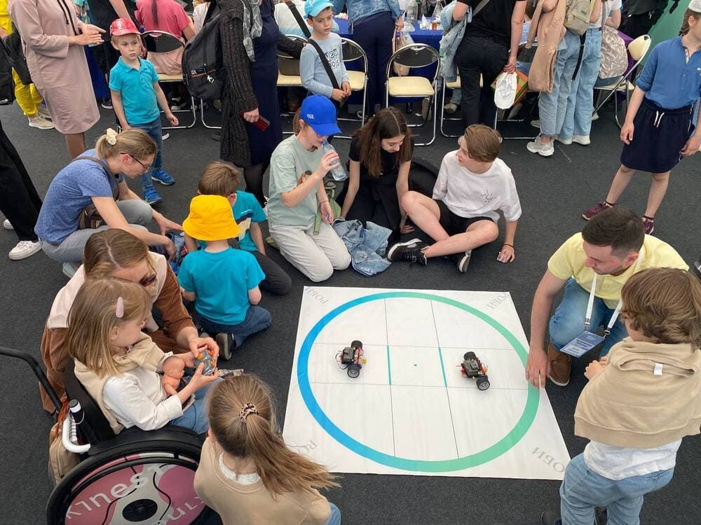 Франшиза Роби. Хроники разбитого мира - Робототехника