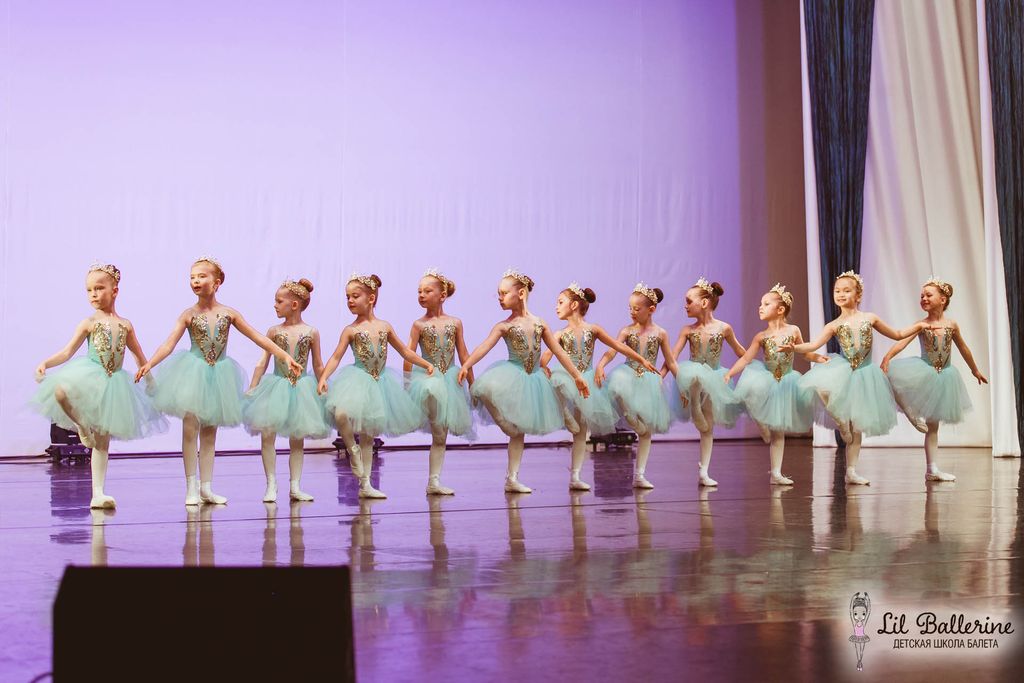 В 12 лет дети получают официальный диплом, потом они могут заниматься в хореографическом коллективе-ансамбле, созданном Lil Ballerine