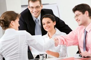 Обзор рынка франшиз аутсорсинга персонала в России в 2025 году – цены, условия, отзывы в каталоге Businessmens.ru