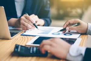 Антикризисные франшизы 2025-2026. 10 перспективных ниш франчайзинга